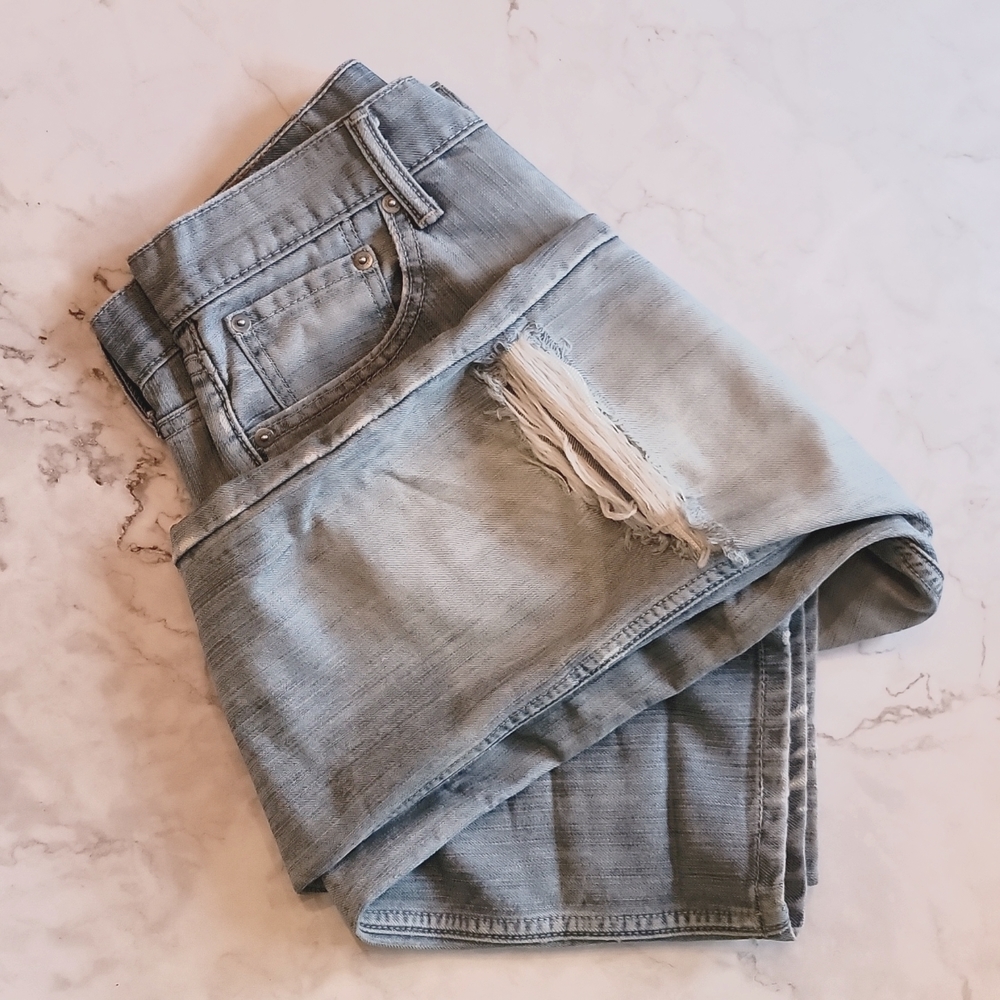 Vintage distressed knee Levi 511 29 x 32